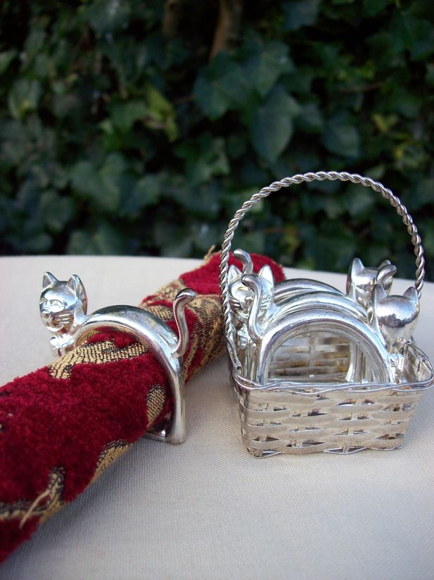 A Set of 4 Napkin Rings