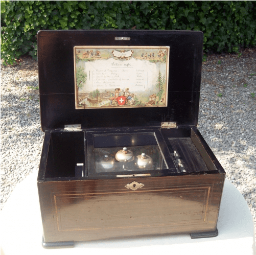  A 6 Air Rosewood Music Box