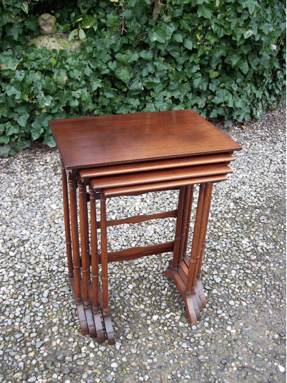 Mahogany Quartetto Nest of Tables