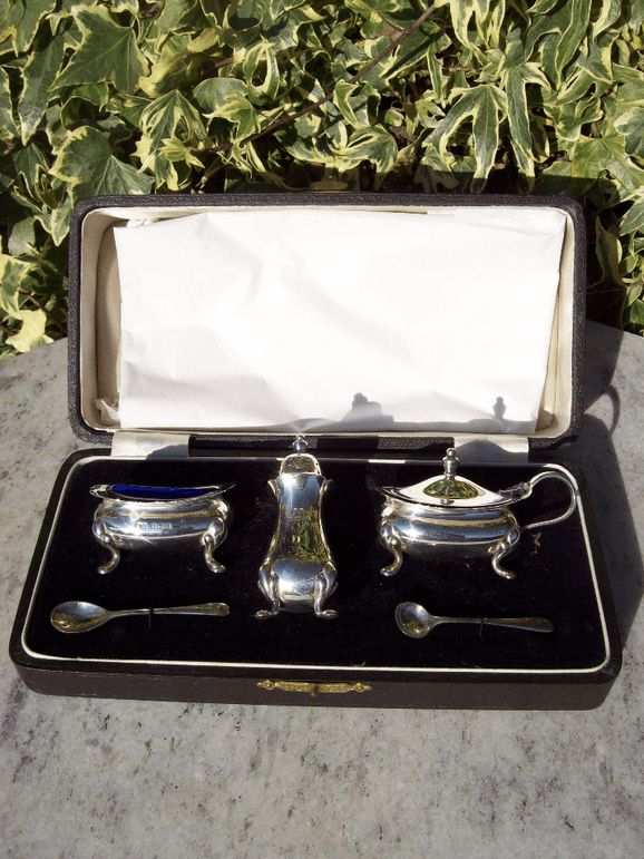 A Silver Cruet Set by William Suckling Ltd (Birmingham 1936)