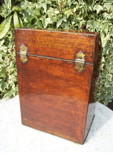 A Georgian Mahogany Cutlery Box