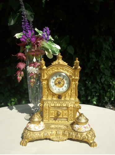 An 8 Day Clock/Calendar