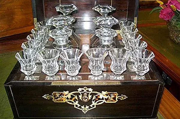 corner farms antiques glass display