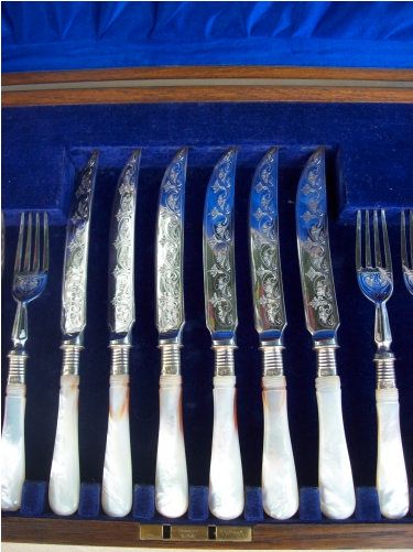 A Set of 6 Mother of pearl Knife & Forks (Birmingham 1895)