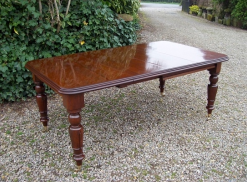 A Victorian Mahogany Eight Seat Extending Dining Table