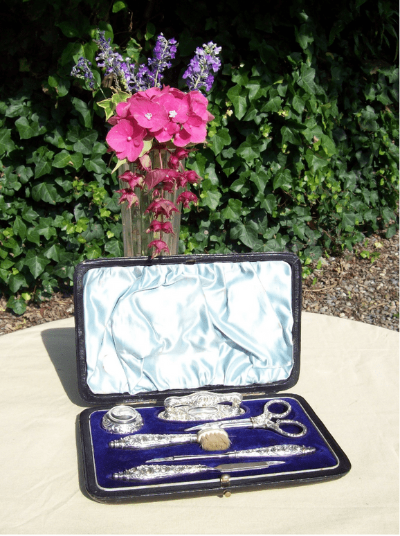 A Silver Manicure Set (Birmingham 1900)