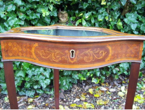 Mahogany Bijouterie Table -SOLD-