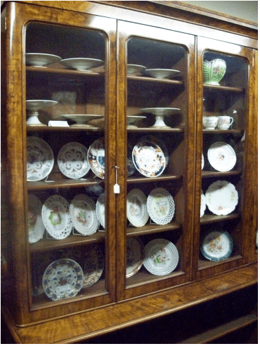 CFA 2639 - A Superb 19th Century Walnut Bookcase