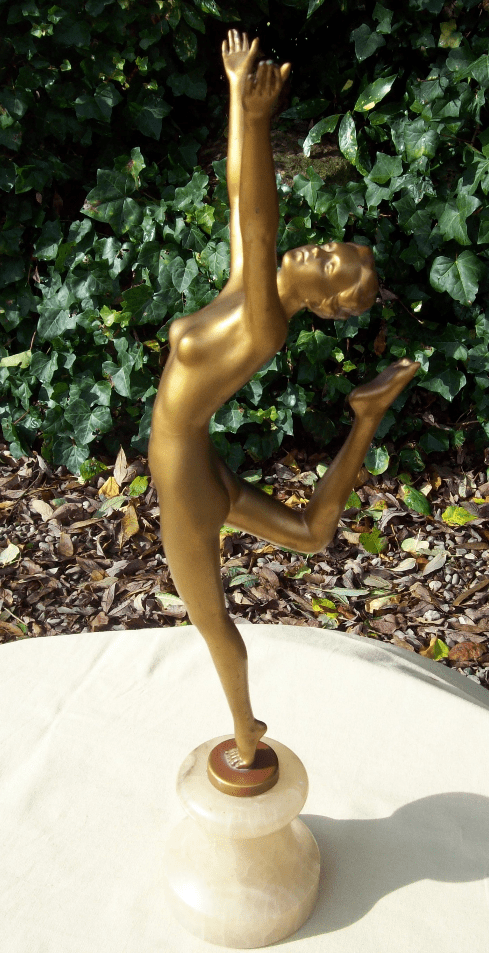 Art Deco Dancing Girl