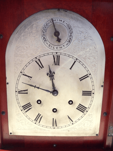  A 19th Century 8 Day Mantle Clock