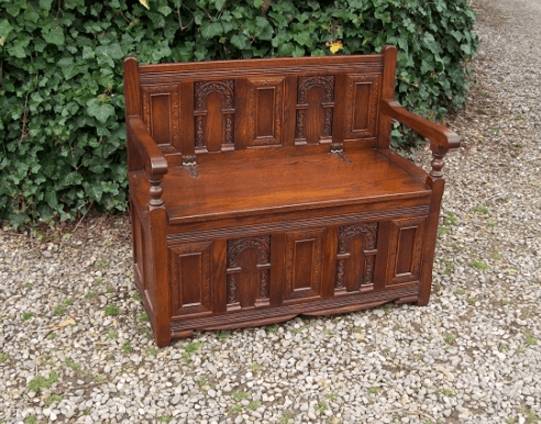 Old Charm Oak Box Settle -SOLD-