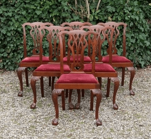A Set of 6 Chippendale Chairs
