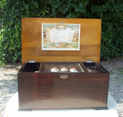 A 12 Air Rosewood Music Box