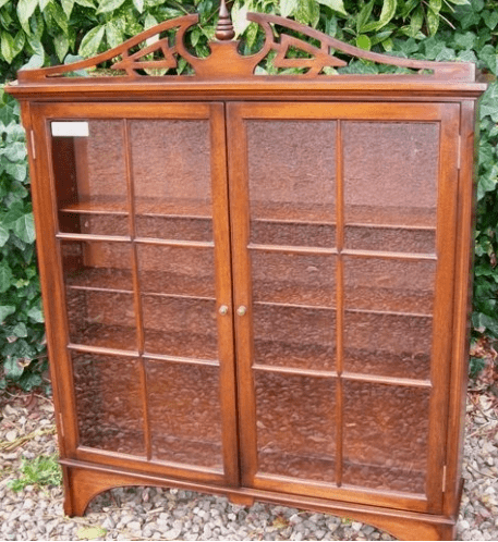 A Mahogany Bookcase/Cabinet